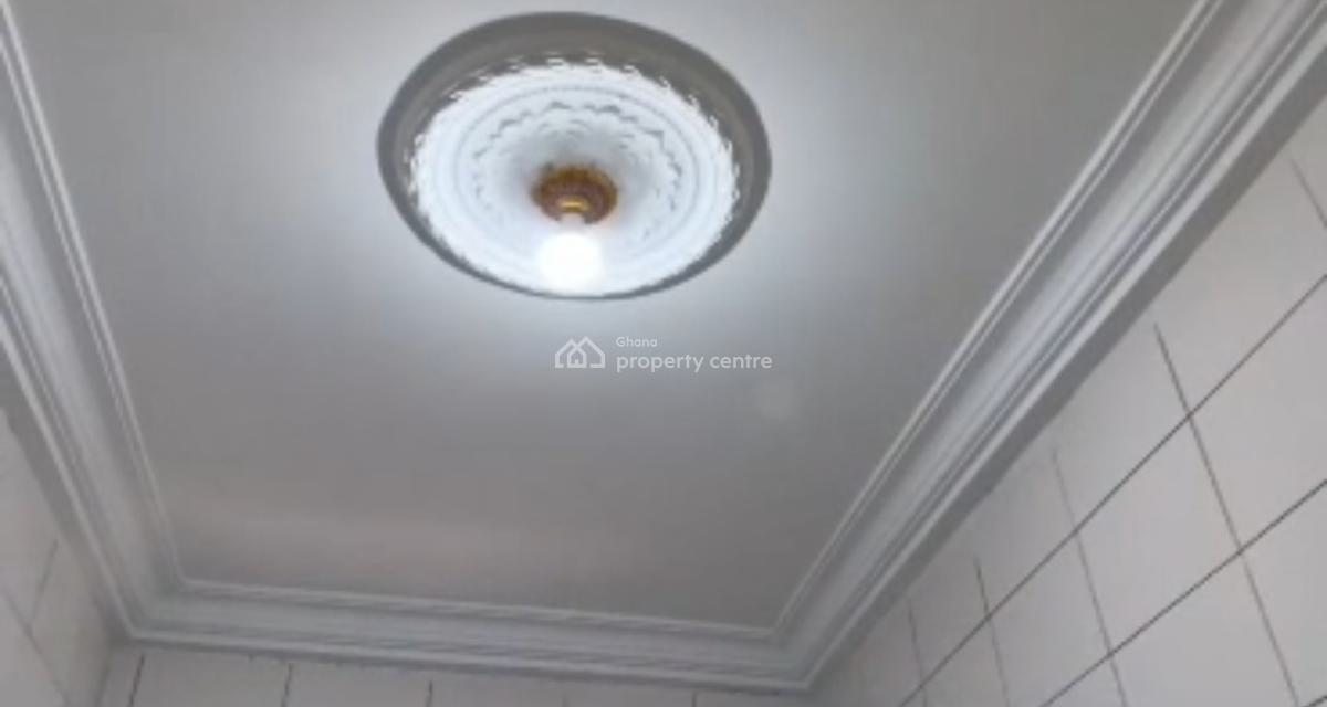 4 Bedrooms, Kwanwoma, on Ahodwo Sokoban Road., Kumasi Metropolitan, Ashanti, House for Sale