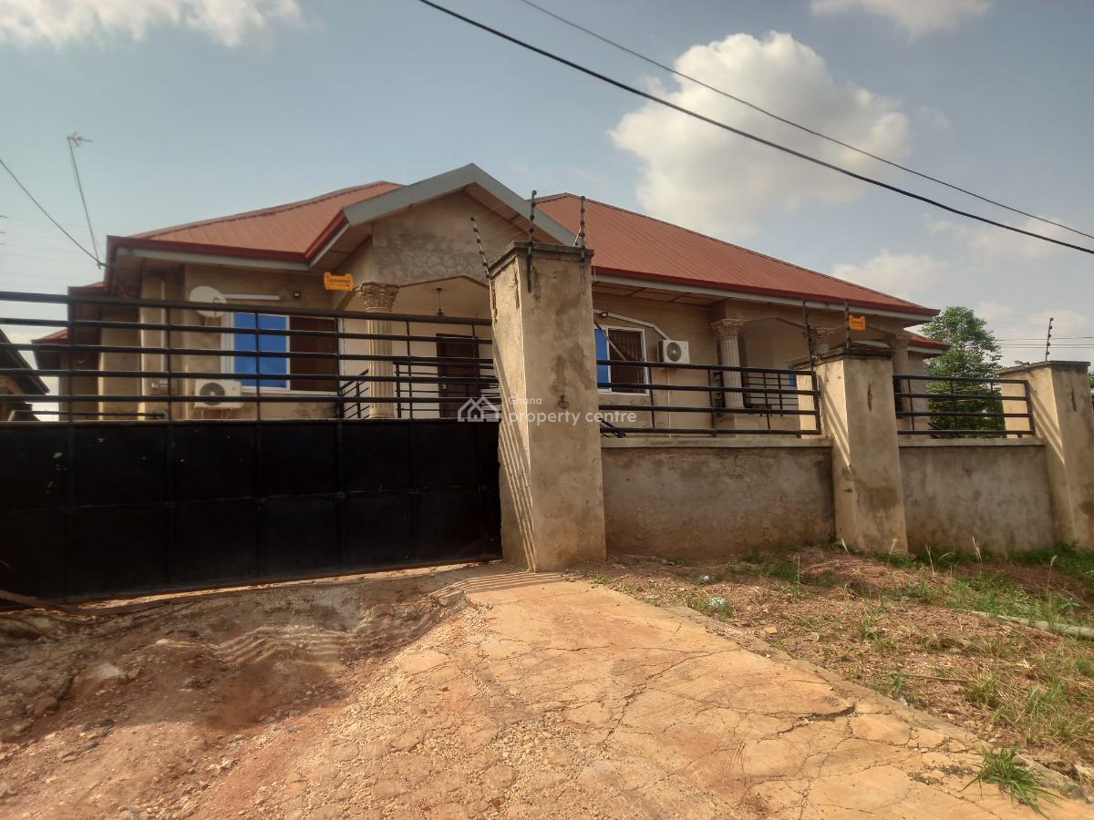 4 Bedrooms, Kwanwoma, on Ahodwo Daban Sokoban Road., Kumasi Metropolitan, Ashanti, House for Sale