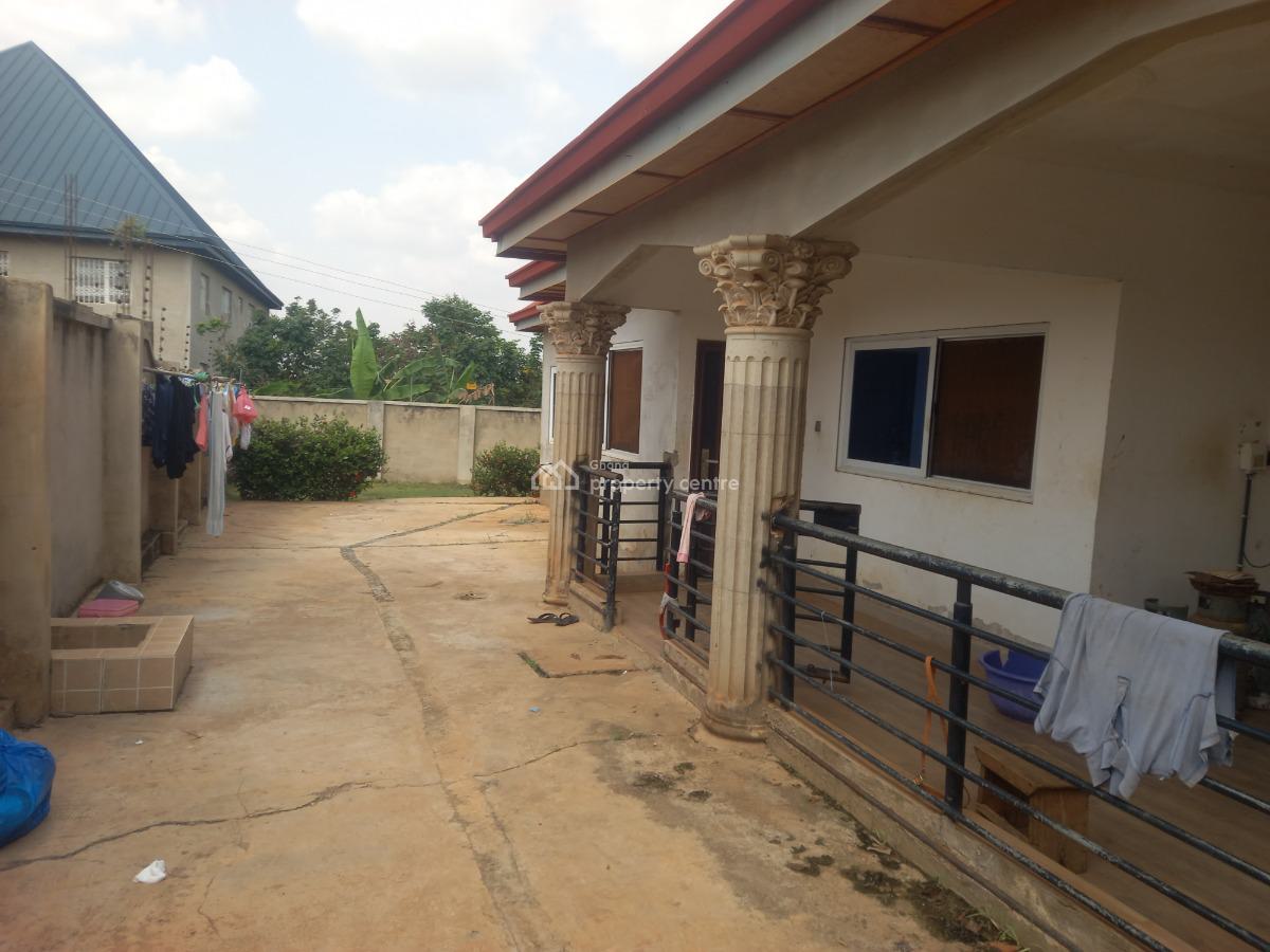 4 Bedrooms, Kwanwoma, on Ahodwo Daban Sokoban Road., Kumasi Metropolitan, Ashanti, House for Sale
