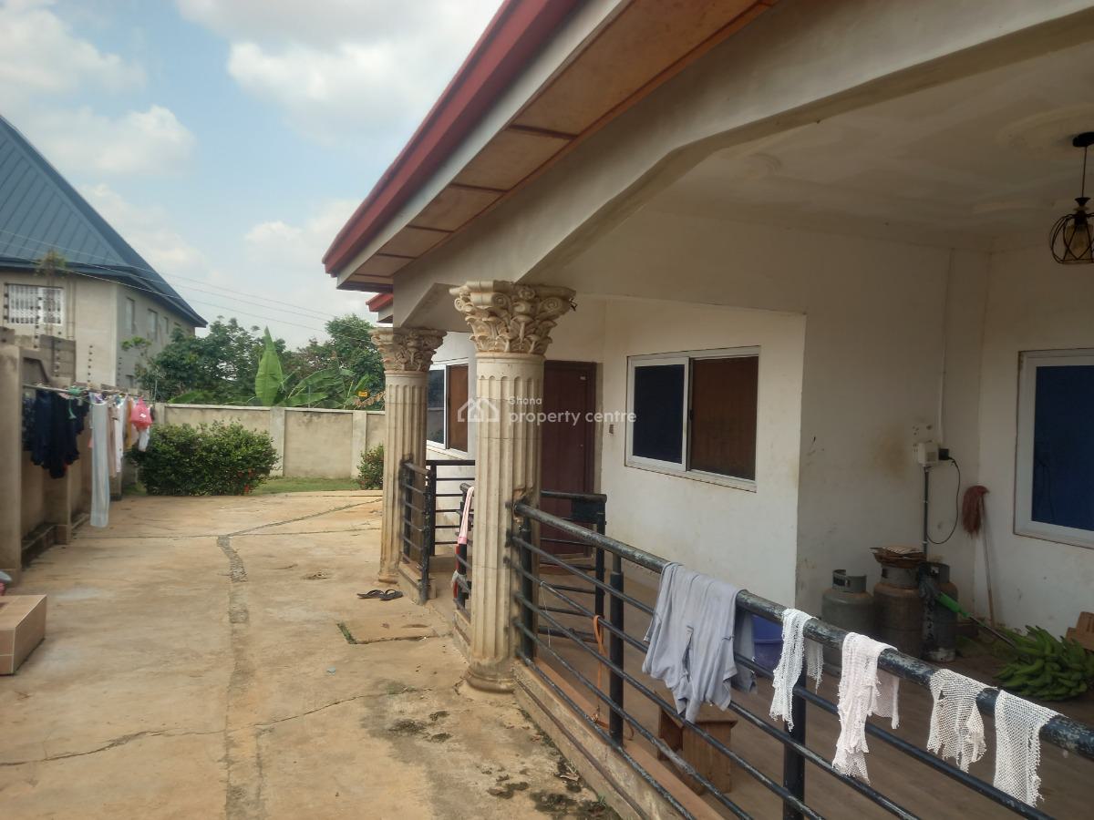 4 Bedrooms, Kwanwoma, on Ahodwo Daban Sokoban Road., Kumasi Metropolitan, Ashanti, House for Sale