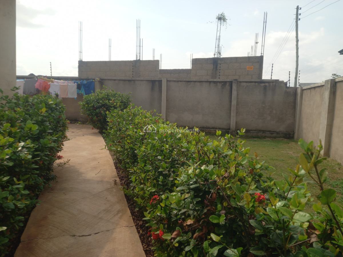 4 Bedrooms, Kwanwoma, on Ahodwo Daban Sokoban Road., Kumasi Metropolitan, Ashanti, House for Sale