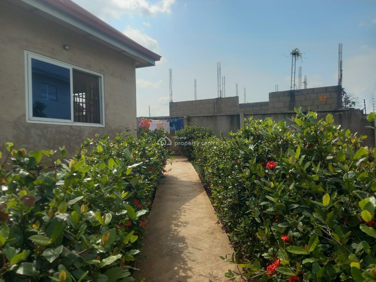 4 Bedrooms, Kwanwoma, on Ahodwo Daban Sokoban Road., Kumasi Metropolitan, Ashanti, House for Sale