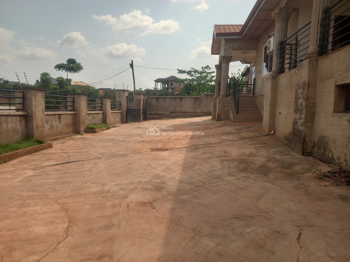 4 Bedrooms, Kwanwoma, on Ahodwo Daban Sokoban Road., Kumasi Metropolitan, Ashanti, House for Sale
