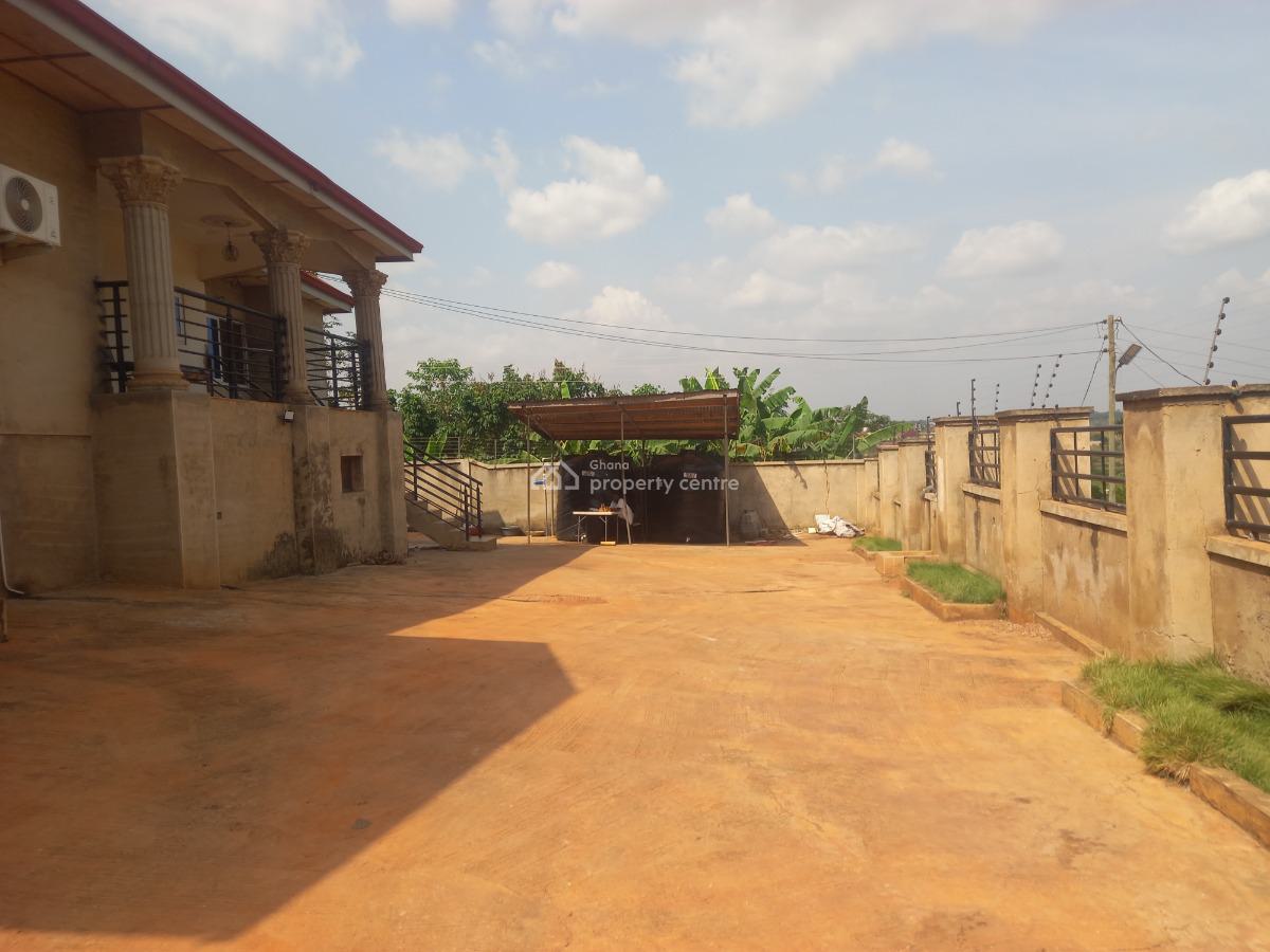 4 Bedrooms, Kwanwoma, on Ahodwo Daban Sokoban Road., Kumasi Metropolitan, Ashanti, House for Sale
