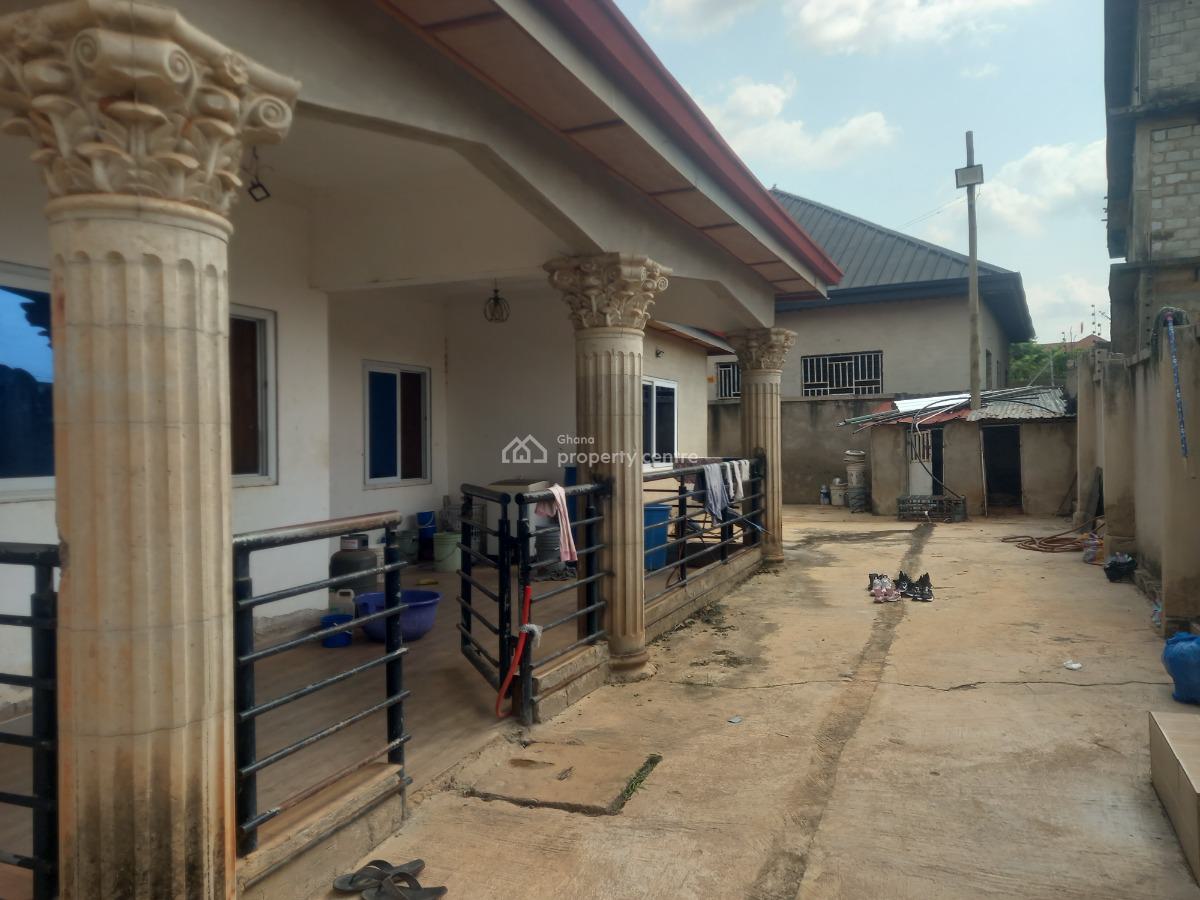Sachet/ Pure Water Company ( with 4 Bedrooms House), Sokoban Kwanwoma, on Ahodwo Daban Road., Kumasi Metropolitan, Ashanti, Commercial Property for Sale