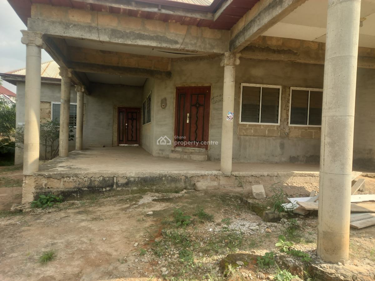 5 Bedrooms, Kenyasi Adwumam, Kumasi Metropolitan, Ashanti, House for Sale