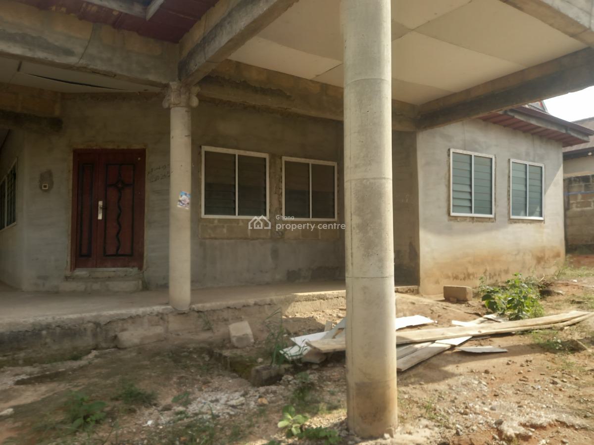 5 Bedrooms, Kenyasi Adwumam, Kumasi Metropolitan, Ashanti, House for Sale