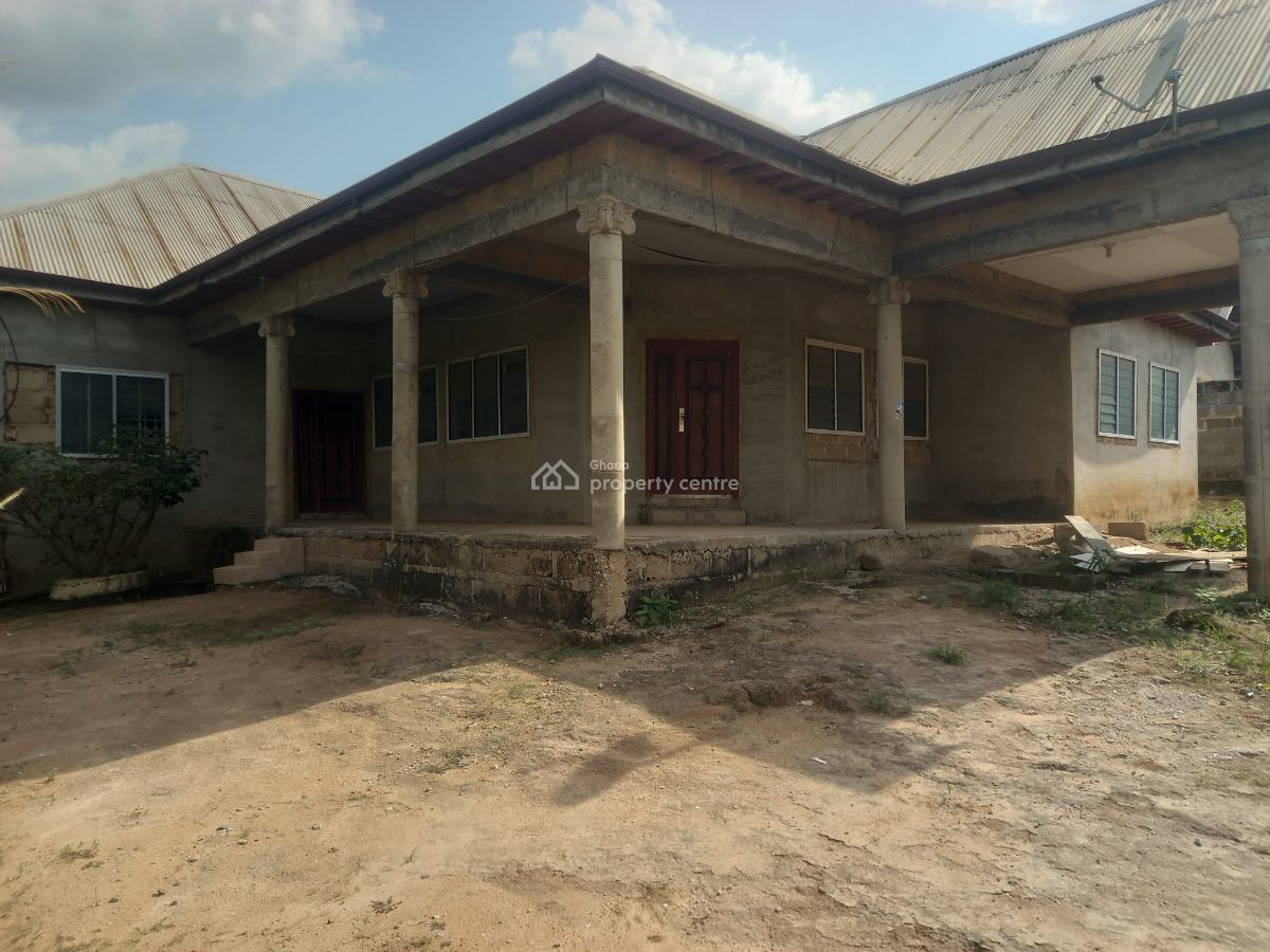 5 Bedrooms, Kenyasi Adwumam, Kumasi Metropolitan, Ashanti, House for Sale
