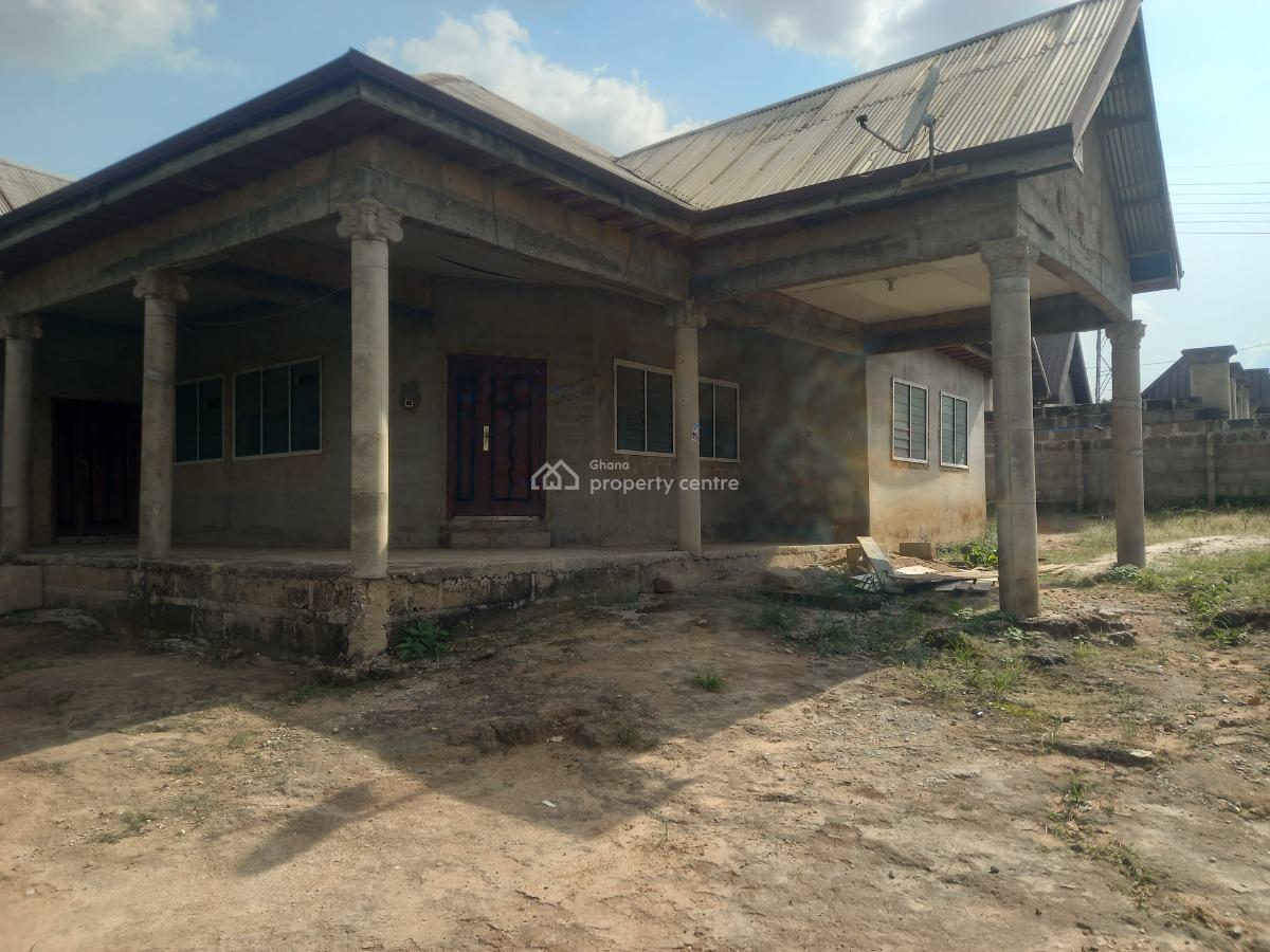 5 Bedrooms, Kenyasi Adwumam, Kumasi Metropolitan, Ashanti, House for Sale