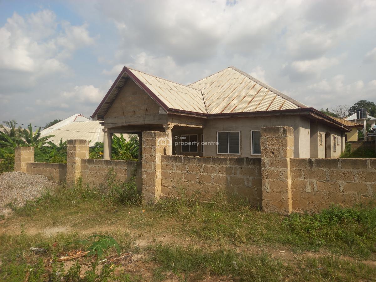 5 Bedrooms, Kenyasi Adwumam, Kumasi Metropolitan, Ashanti, House for Sale
