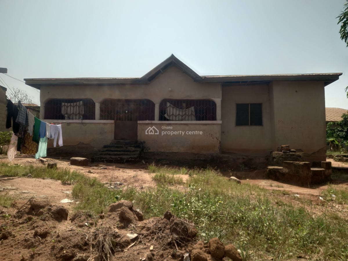 4 Bedrooms, Kenyasi Adwumam, Kumasi Metropolitan, Ashanti, House for Sale