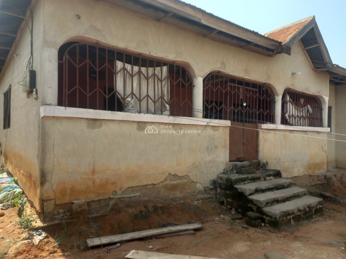 4 Bedrooms, Kenyasi Adwumam, Kumasi Metropolitan, Ashanti, House for Sale
