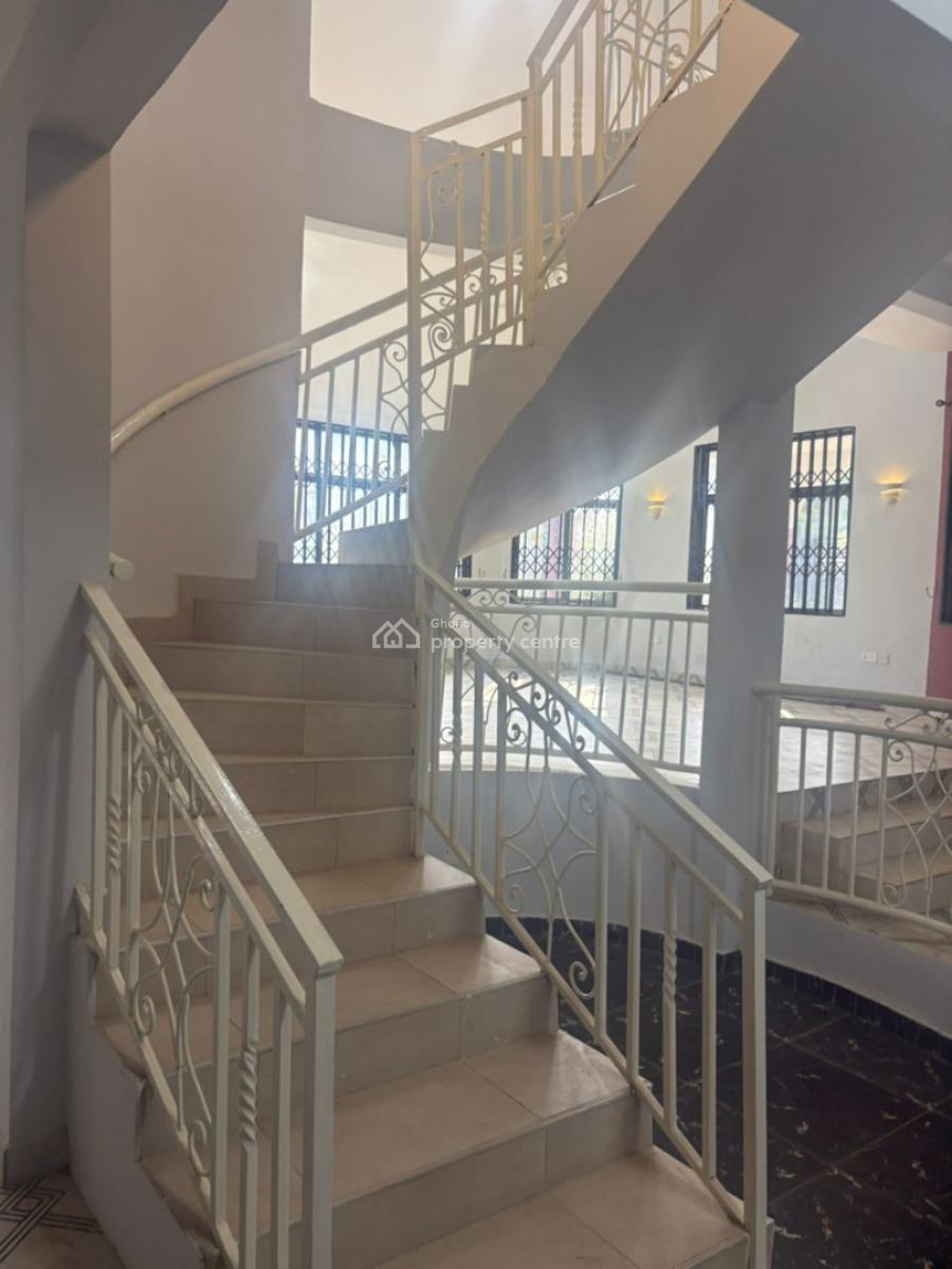 Executive 5 Bedroom, Tuba Not Far From The Road, Weija, Ga South Municipal, Accra, House for Rent