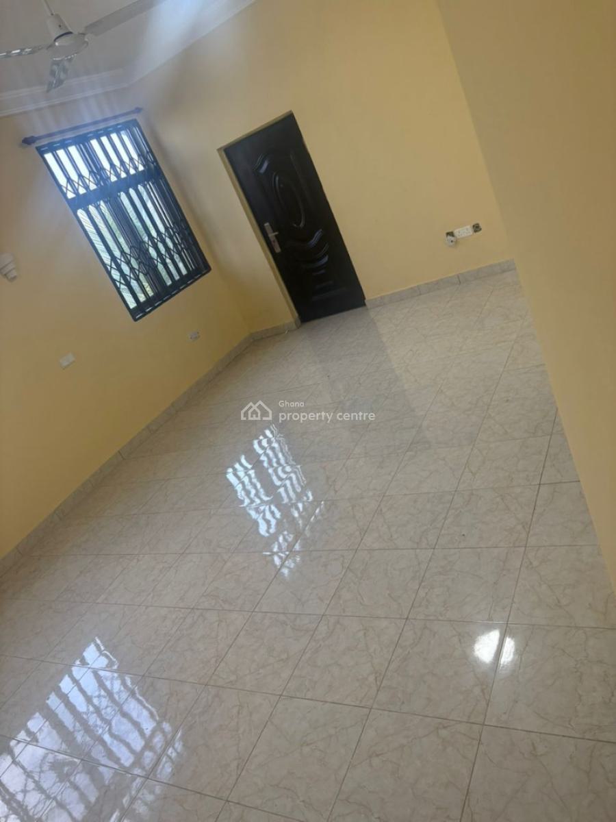 Executive 5 Bedroom, Tuba Not Far From The Road, Weija, Ga South Municipal, Accra, House for Rent