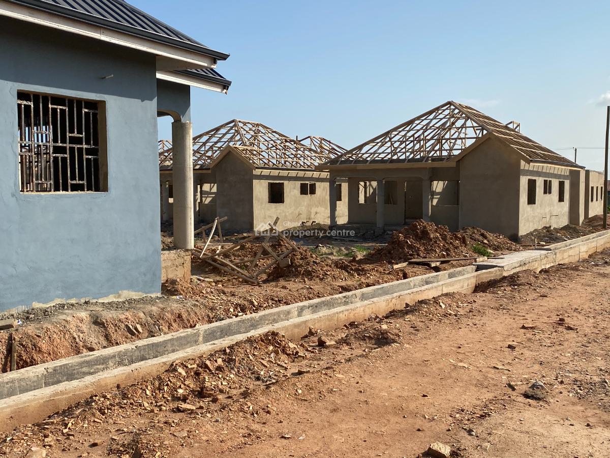 Half Plot Secured at Tema Community 25, Community 25 Mall, Tema, Accra, Mixed-use Land for Sale