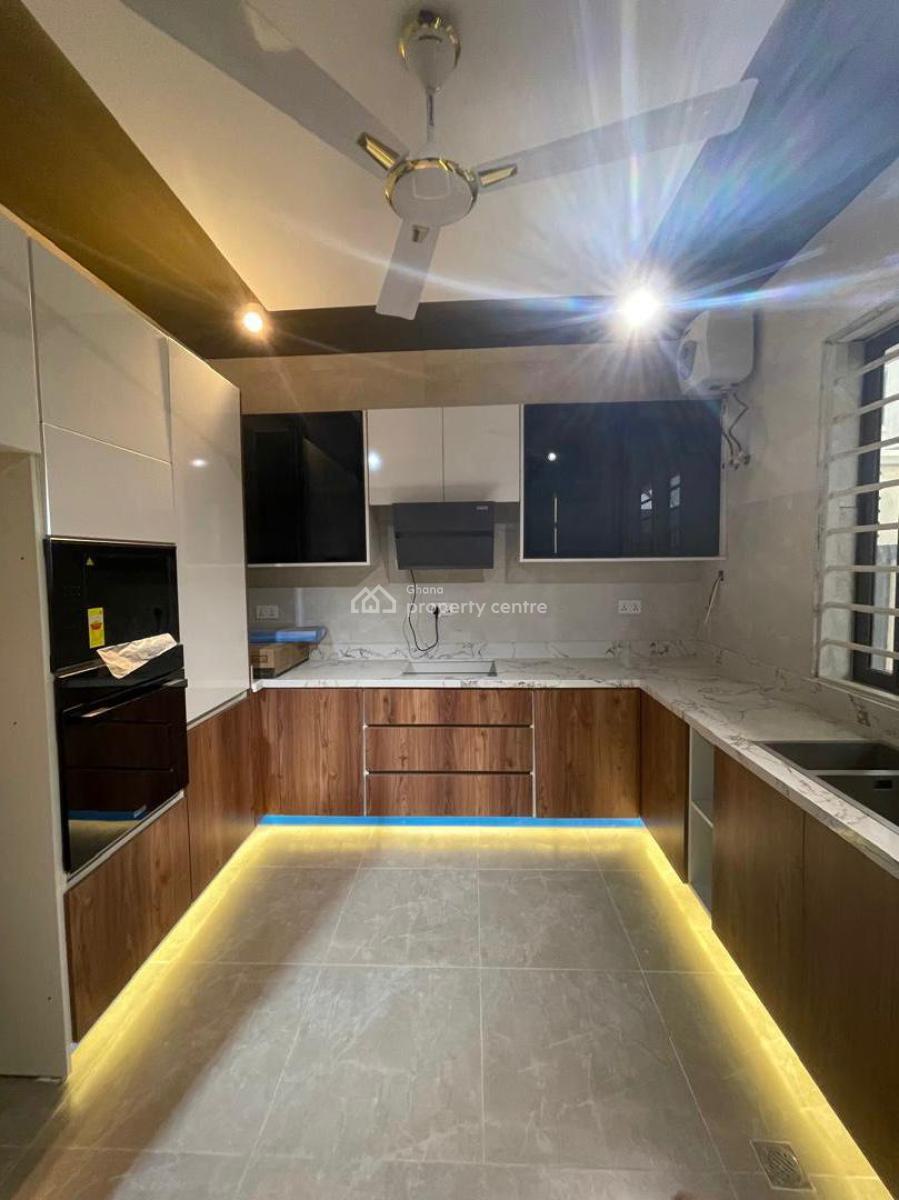 Exercutive 4 Bedrooms, Atomic Down, Kwabenya, Ga East Municipal, Accra, House for Sale