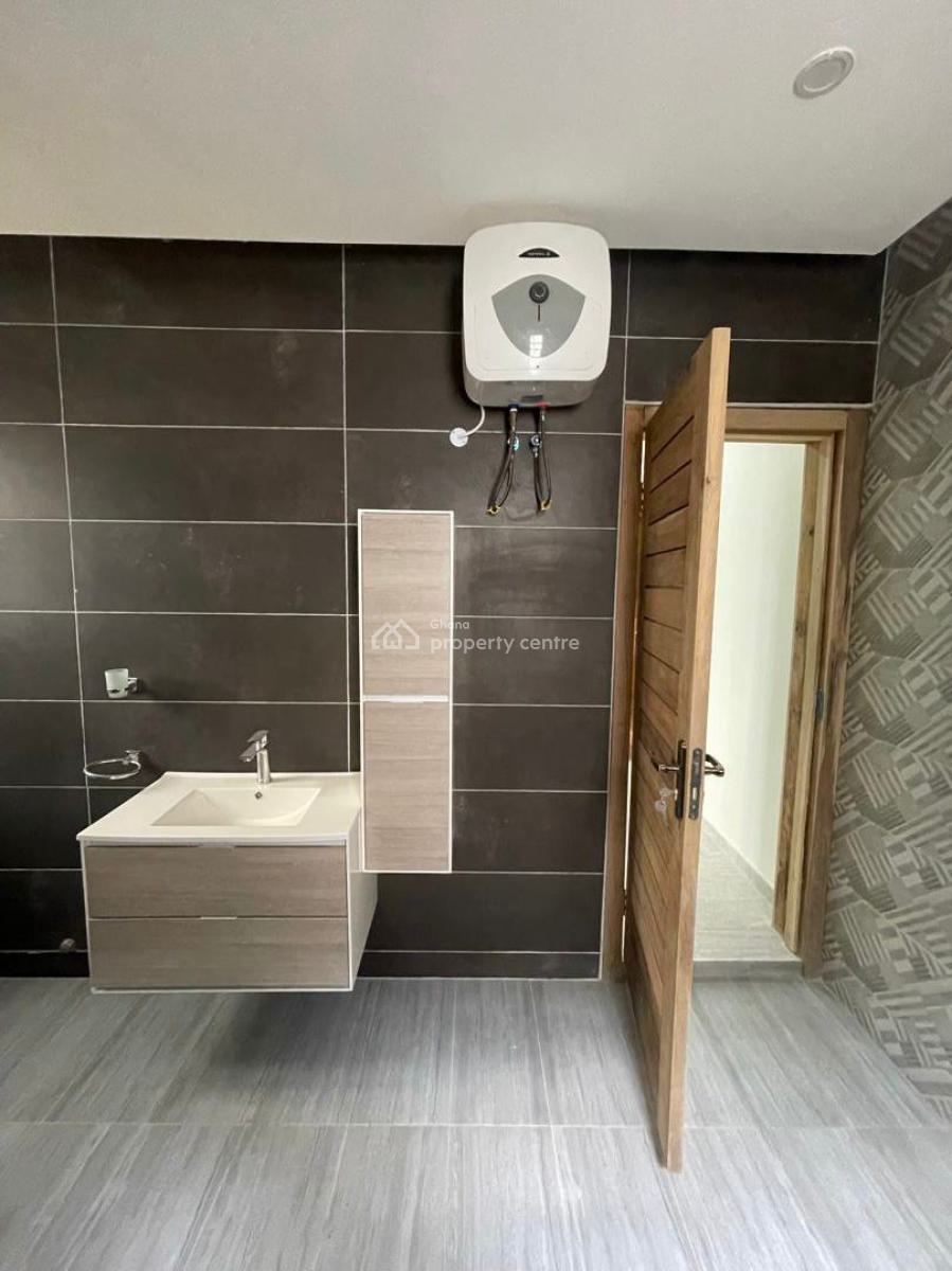 Exercutive 4 Bedrooms, Atomic Down, Kwabenya, Ga East Municipal, Accra, House for Sale