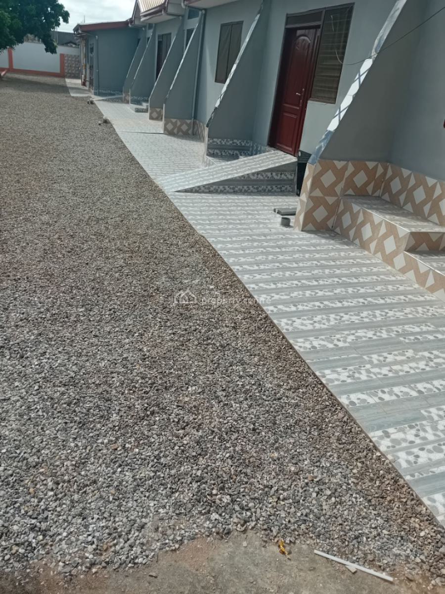 a Semi-furnished 7 Beedrooms Guesthouse with a Separate Boys Quarters, 12 Anum Street, La Nkwantanang Madina Municipal, Accra, Hotel / Guest House for Sale