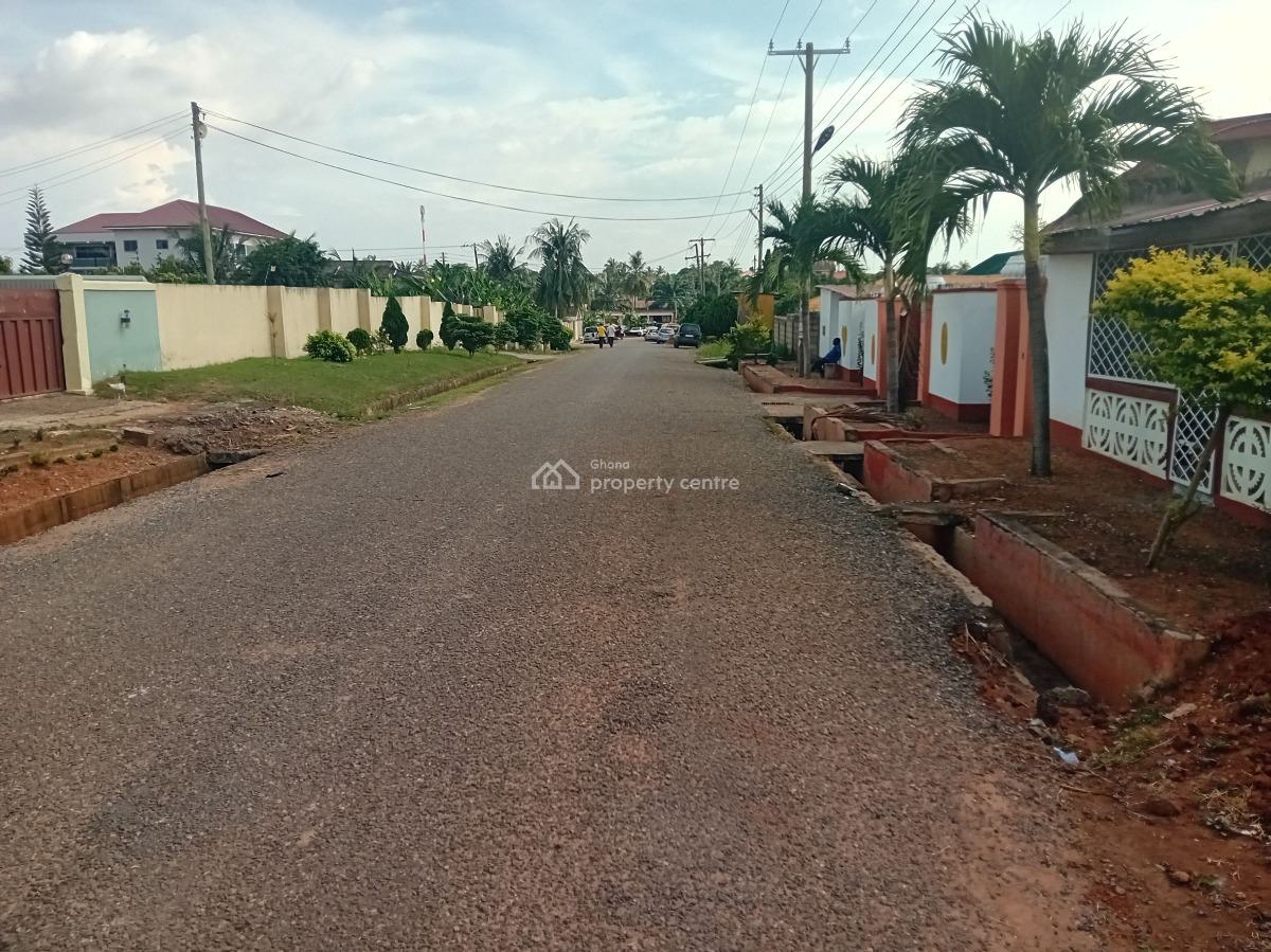 a Semi-furnished 7 Beedrooms Guesthouse with a Separate Boys Quarters, 12 Anum Street, La Nkwantanang Madina Municipal, Accra, Hotel / Guest House for Sale