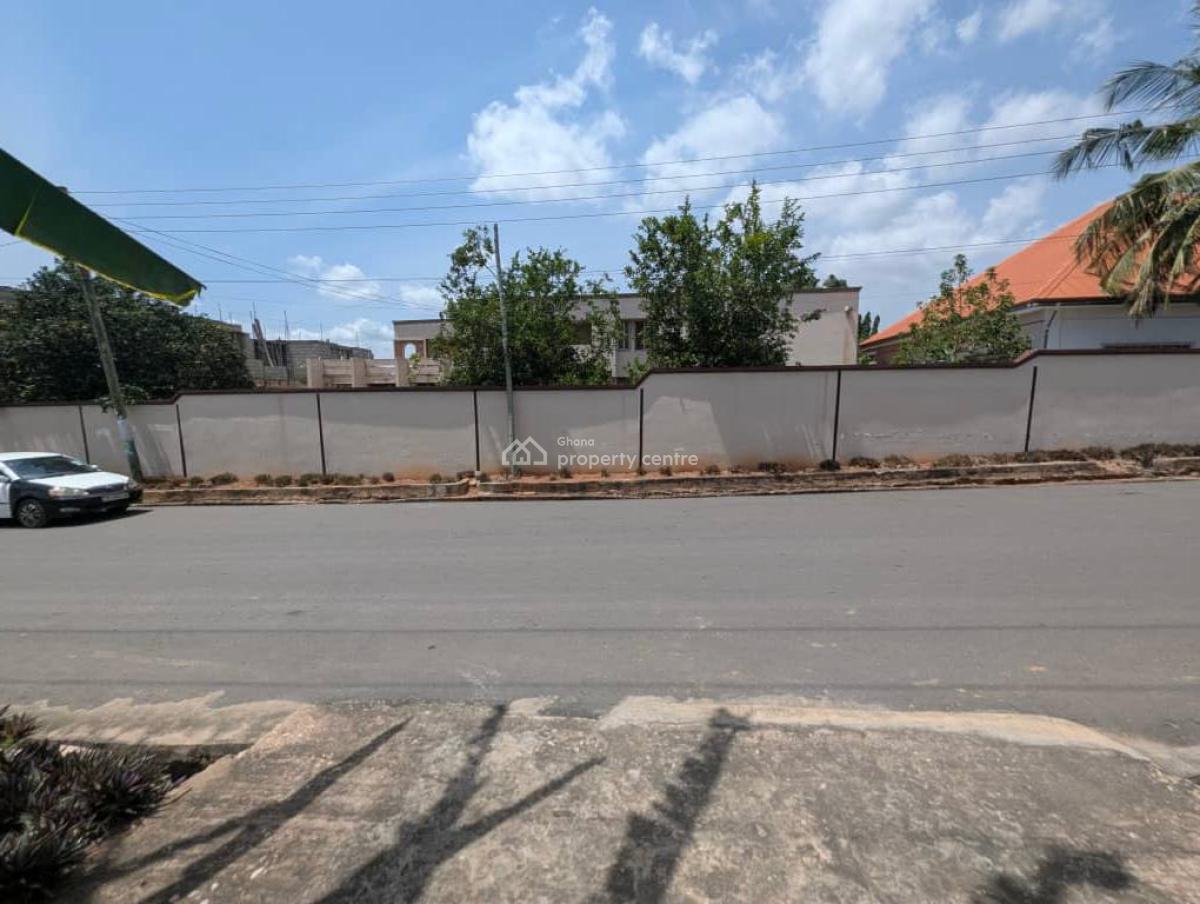 8 Bedrooms House on Tarred Road, Ideal for Hospitals, Schools, Etc., Tantra Hills, Near Champion Divine Clinic, Achimota, Accra, Commercial Property for Rent