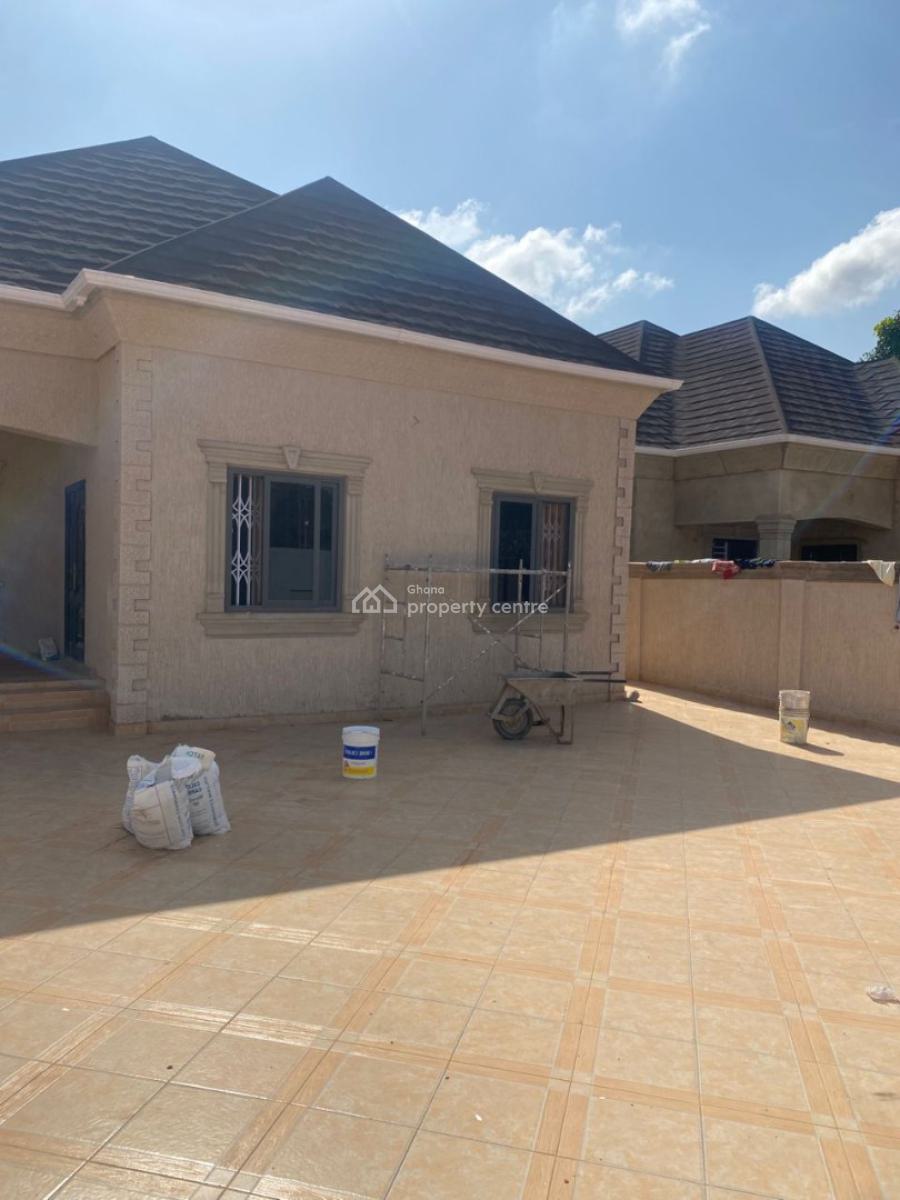 3 Bedrooms House, Tantral Hills, Near Aninja Hospital, Achimota, Accra, House for Sale