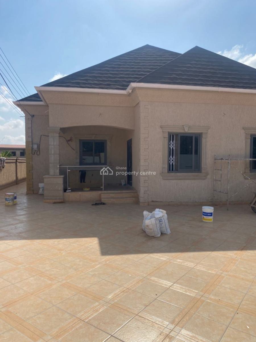 3 Bedrooms House, Tantral Hills, Near Aninja Hospital, Achimota, Accra, House for Sale
