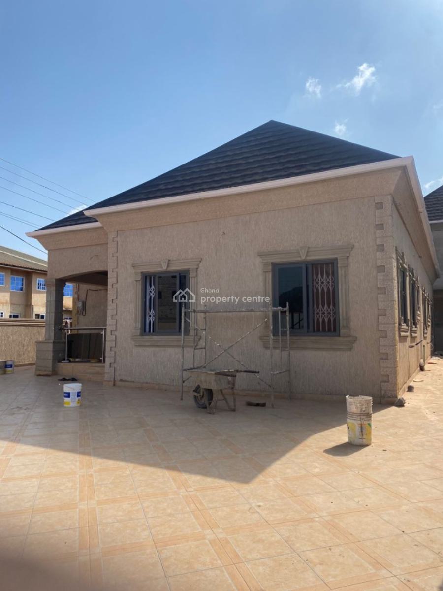 3 Bedrooms House, Tantral Hills, Near Aninja Hospital, Achimota, Accra, House for Sale