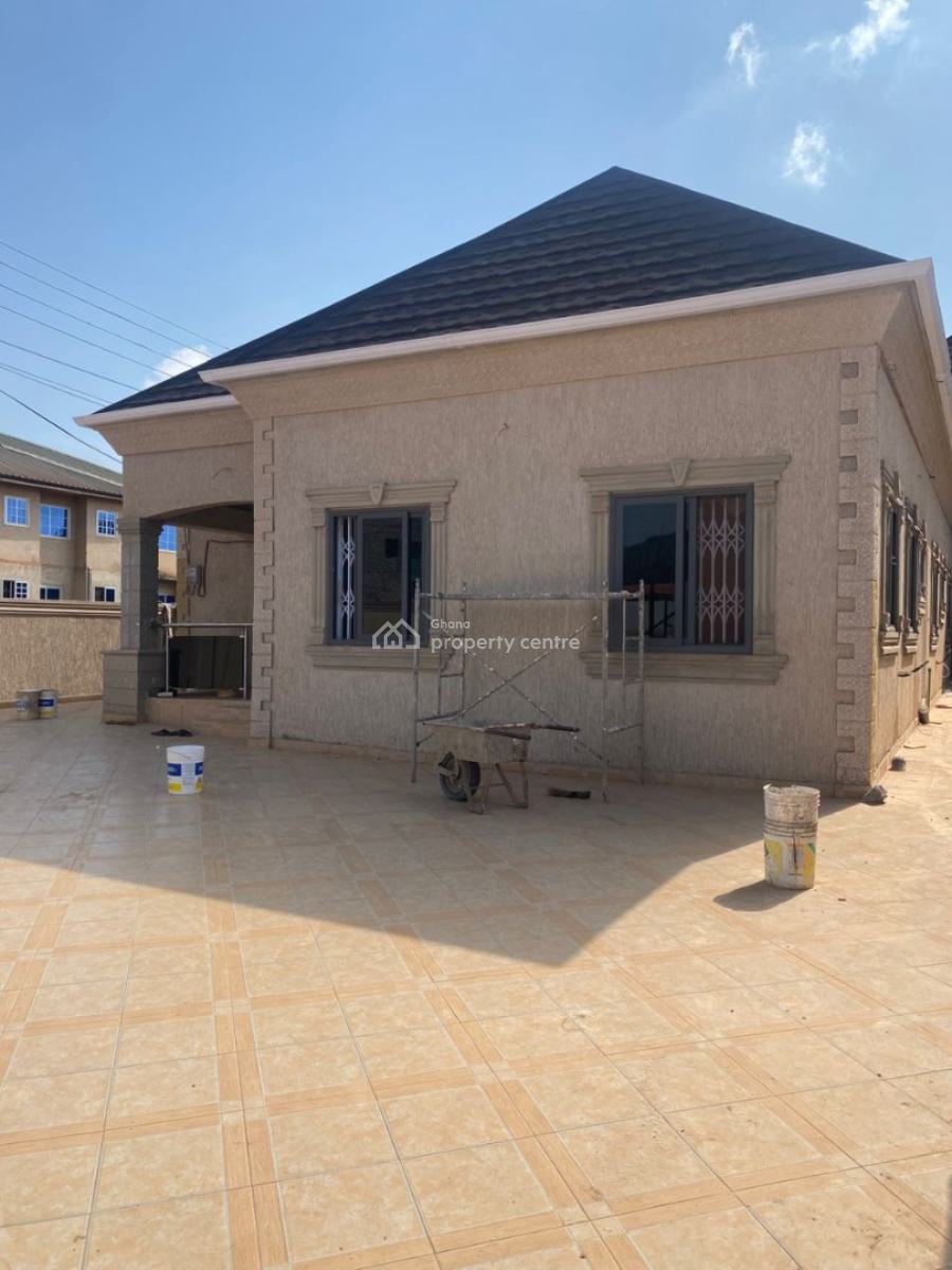 3 Bedrooms House, Tantral Hills, Near Aninja Hospital, Achimota, Accra, House for Sale