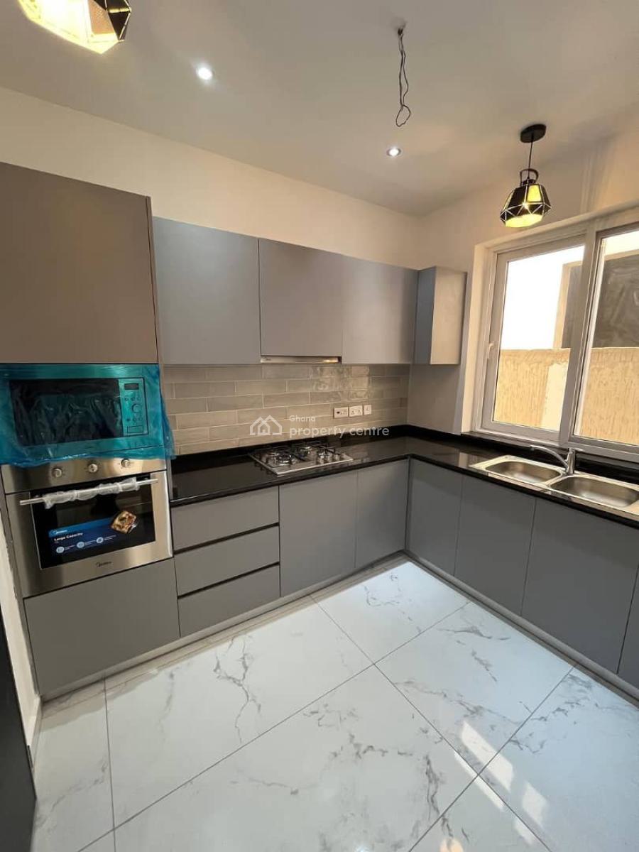 3 Bedroom Single Storey Building in Gated Community, East Airport., East Airport, Airport Residential Area, Accra, Detached Duplex for Sale