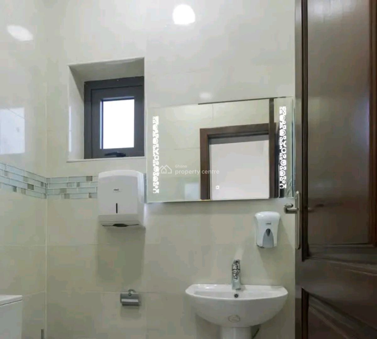 Luxury 4bedroom Townhouse+bq@ Abelemkpe, Abelemkpe, Accra, Townhouse for Rent