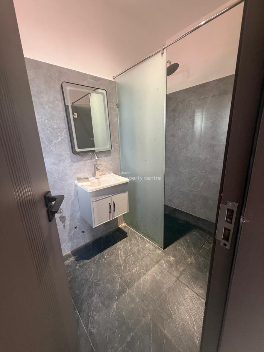 Executive 4-bedroom House @ Botwe School Junction, Ashaley Botwe, Adenta Municipal, Accra, House for Rent