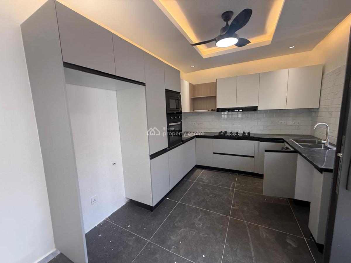 Executive 4-bedroom House @ Botwe School Junction, Ashaley Botwe, Adenta Municipal, Accra, House for Rent