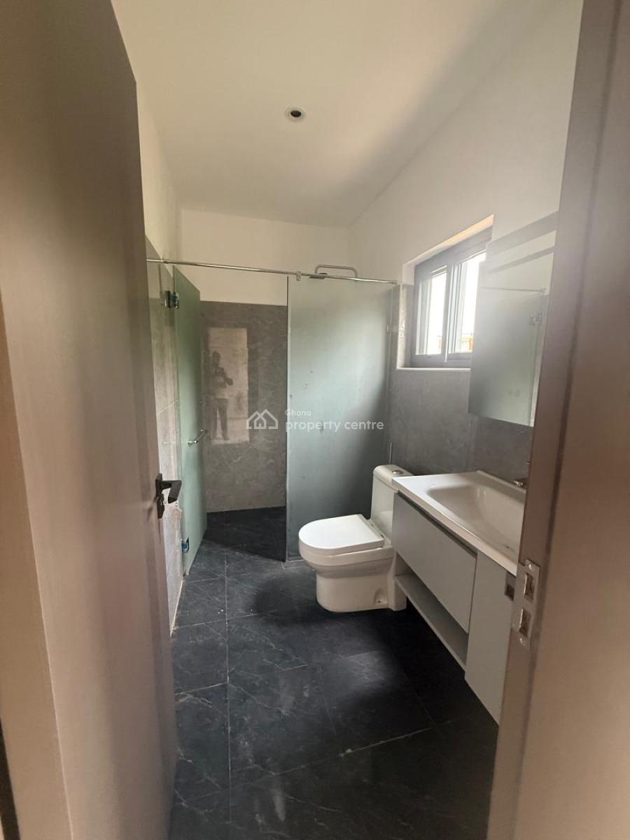Executive 4-bedroom House @ Botwe School Junction, Ashaley Botwe, Adenta Municipal, Accra, House for Rent