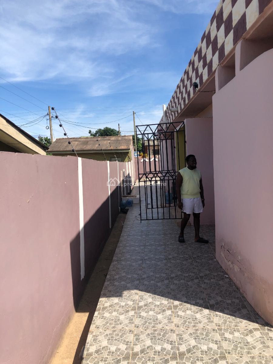 6 Bedrooms House, Nii Kofi Aheley Street, Gbawe, Ga South Municipal, Accra, House for Sale
