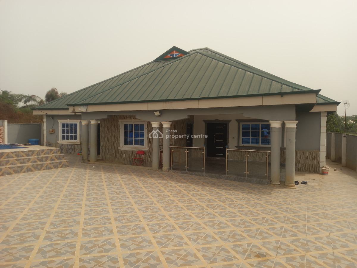 5 Bedrooms, Sewua, Near The Government Hospital, Atonsu Road, Kumasi Metropolitan, Ashanti, House for Sale