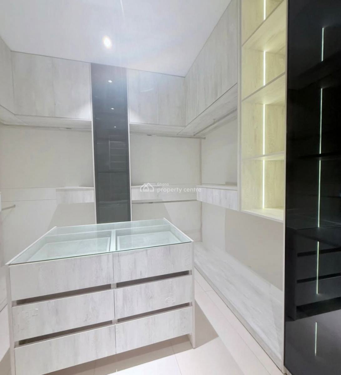 4 Bedroom House with a Boys Quarters, Spintex, Accra Metropolitan, Accra, House for Sale