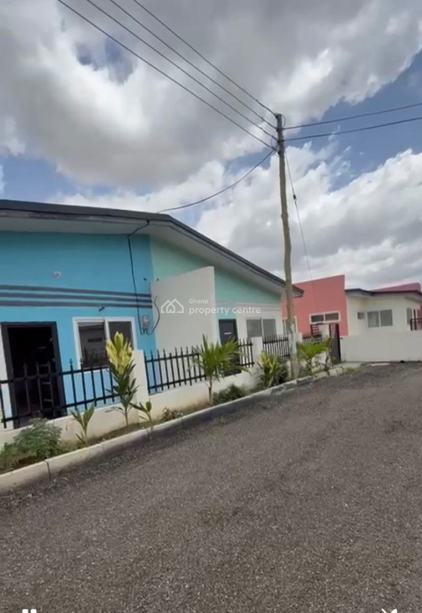 3 Bedrooms Semi-detached House, Danfa, Ga East Municipal, Accra, House for Sale