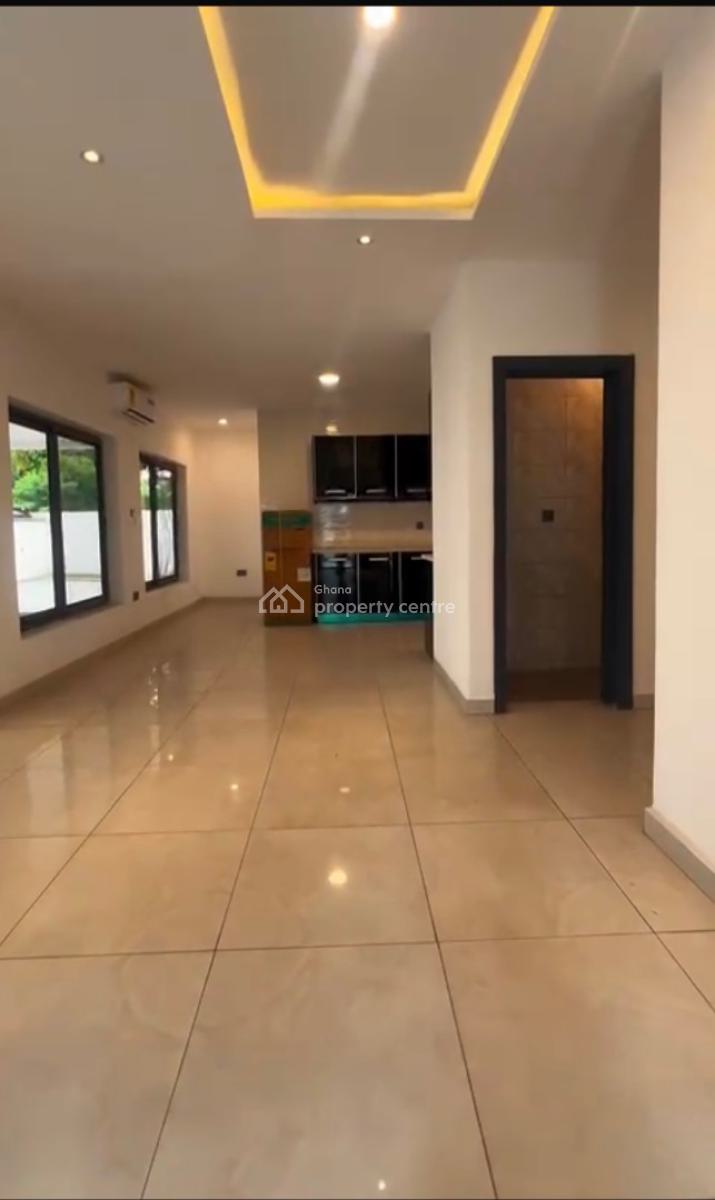 Beautiful Townhouse-5-bedrooms, 1-room Bq, South Shiashie, Accra, Townhouse for Sale