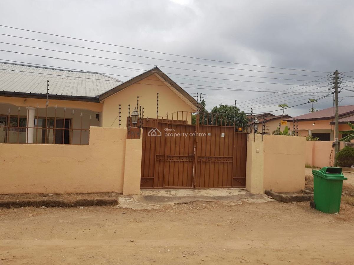 Fairly Used 3 Bedroom House, Satellite, Amasaman, Ga West Municipal, Accra, House for Sale
