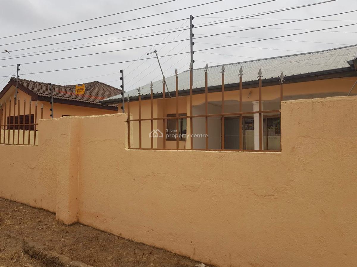 Fairly Used 3 Bedroom House, Satellite, Amasaman, Ga West Municipal, Accra, House for Sale