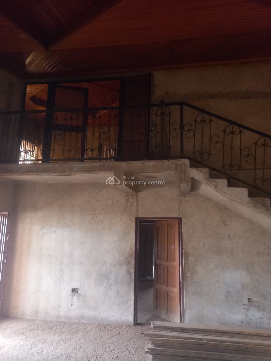 6 Bedrooms, Kronum, Near Suame, Makro., Kumasi Metropolitan, Ashanti, House for Sale