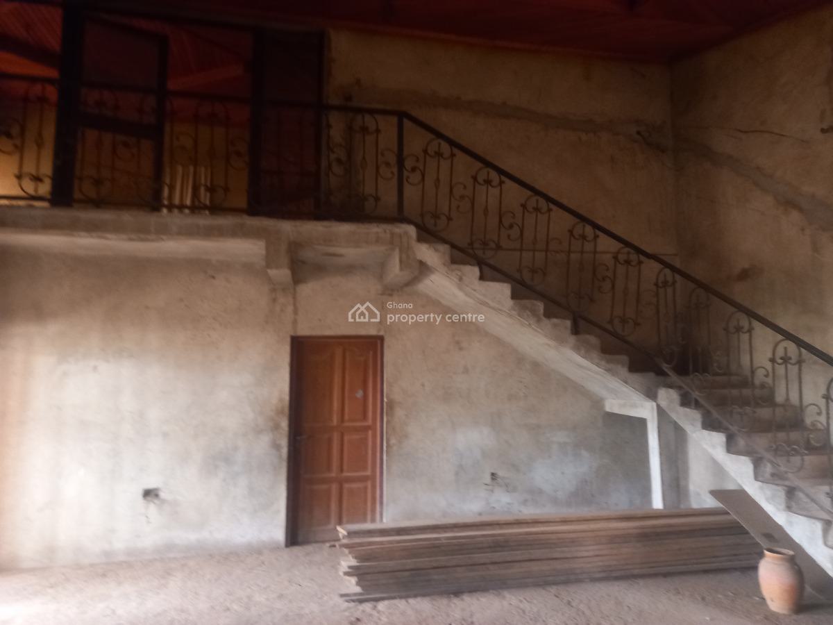 6 Bedrooms, Kronum, Near Suame, Makro., Kumasi Metropolitan, Ashanti, House for Sale