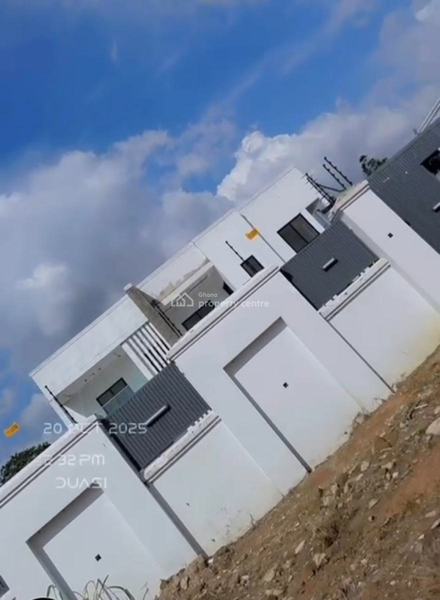 5 Bedrooms, Abuakwa Sepaase, Sofoline Tanoso Road., Kumasi Metropolitan, Ashanti, House for Sale