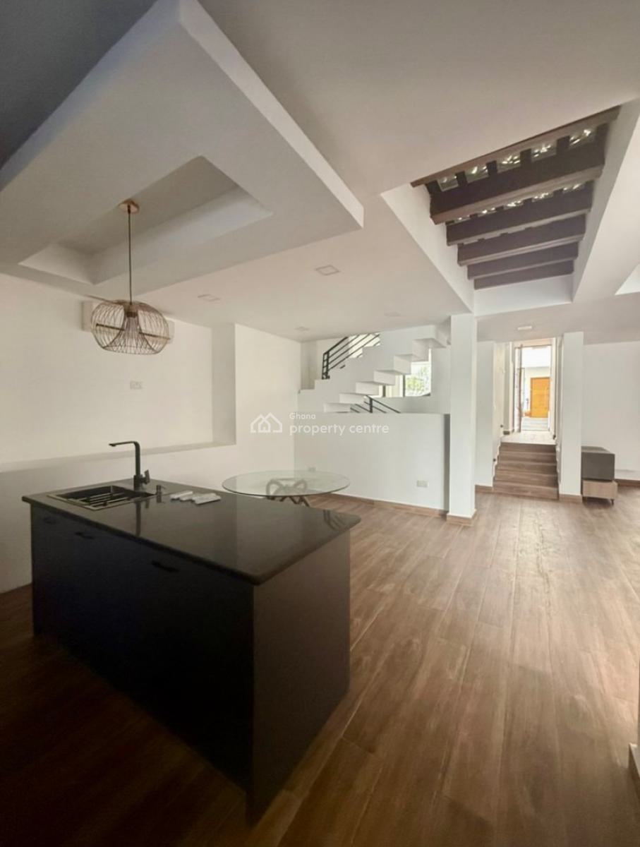 4 Bedroom Townhouse with a Private Pool in a Gated Community, Cantonments, Accra, Townhouse for Rent