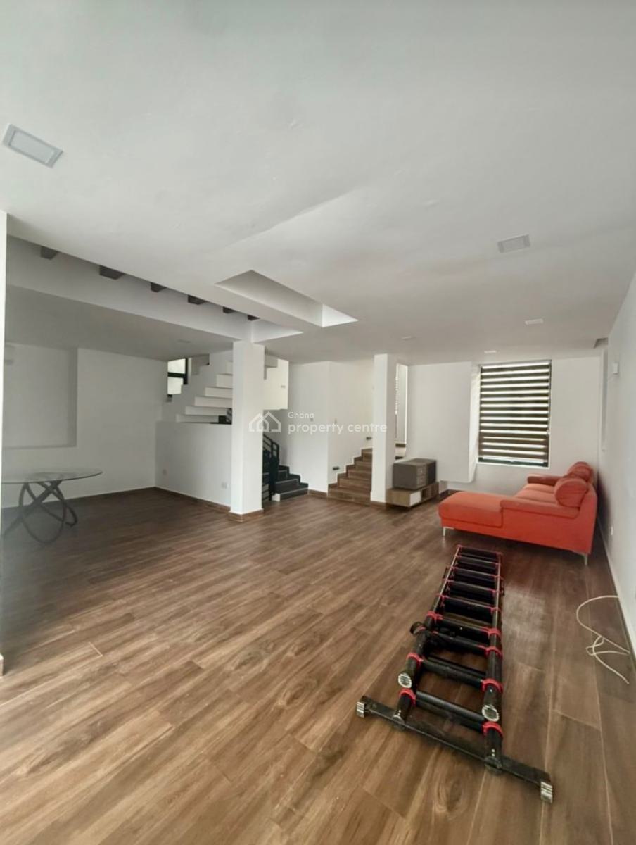 4 Bedroom Townhouse with a Private Pool in a Gated Community, Cantonments, Accra, Townhouse for Rent