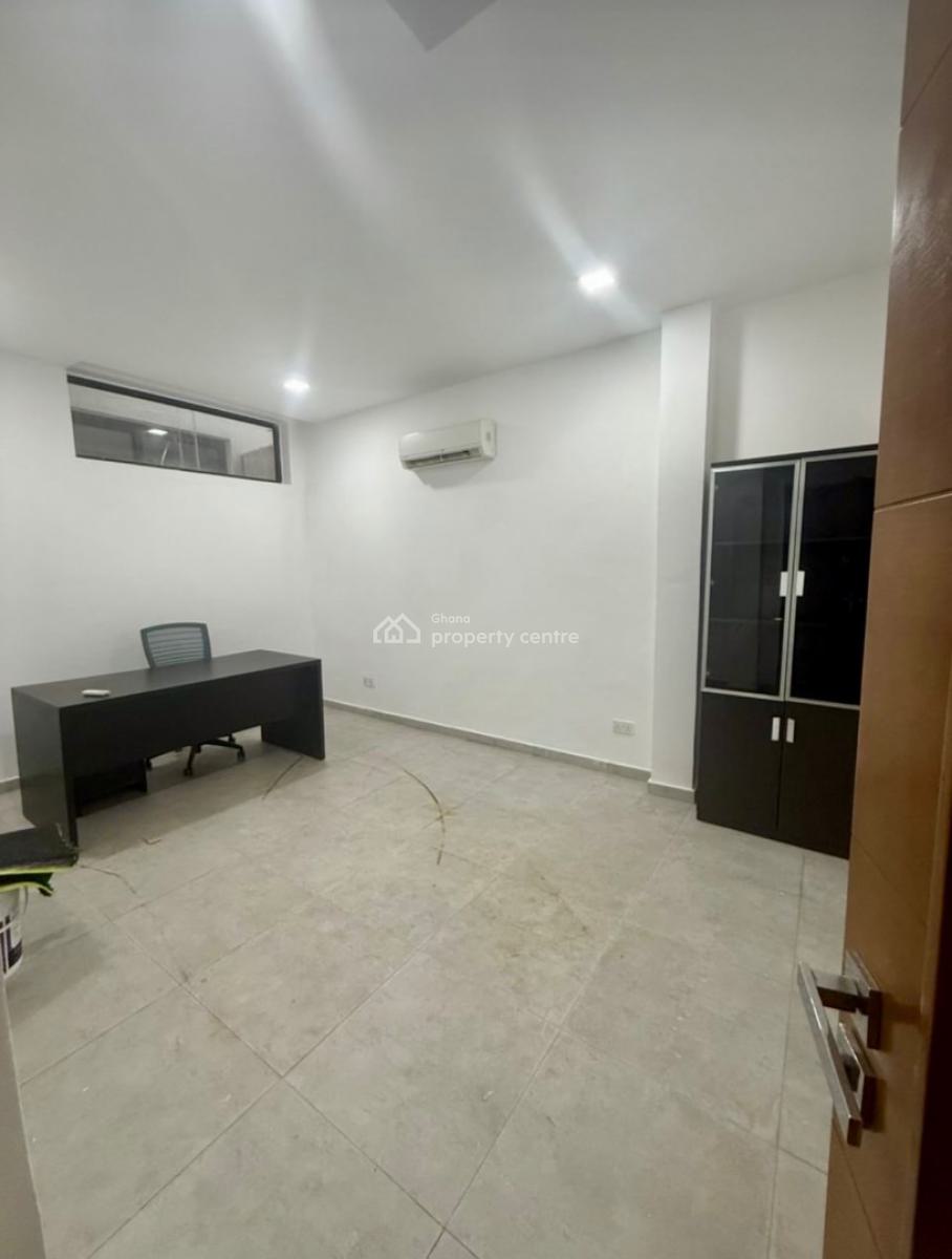 4 Bedroom Townhouse with a Private Pool in a Gated Community, Cantonments, Accra, Townhouse for Rent