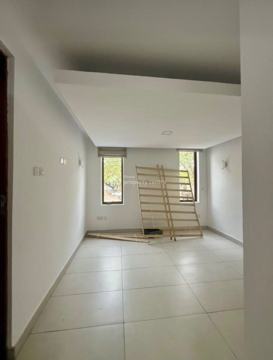 4 Bedroom Townhouse with a Private Pool in a Gated Community, Cantonments, Accra, Townhouse for Rent