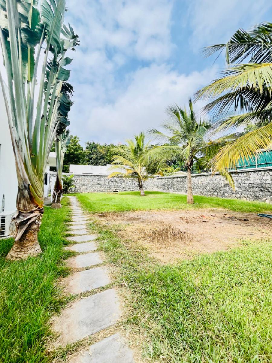 Executive 7 Bedrooms, Burma Camp, Accra, House for Rent