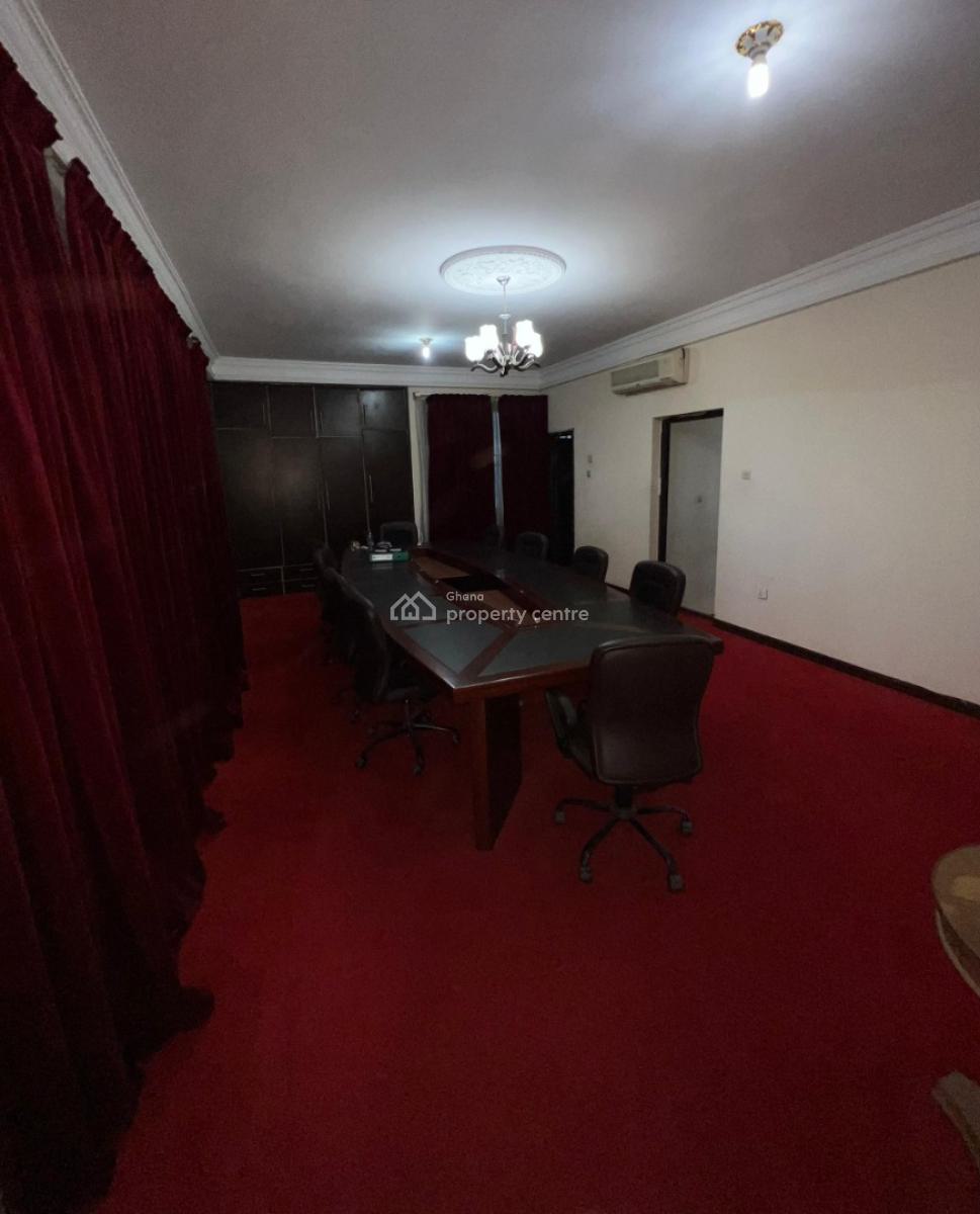 7 Bedrooms House with 1 Room Boys Quarter, Mccarthy Hill, Ga South Municipal, Accra, House for Sale