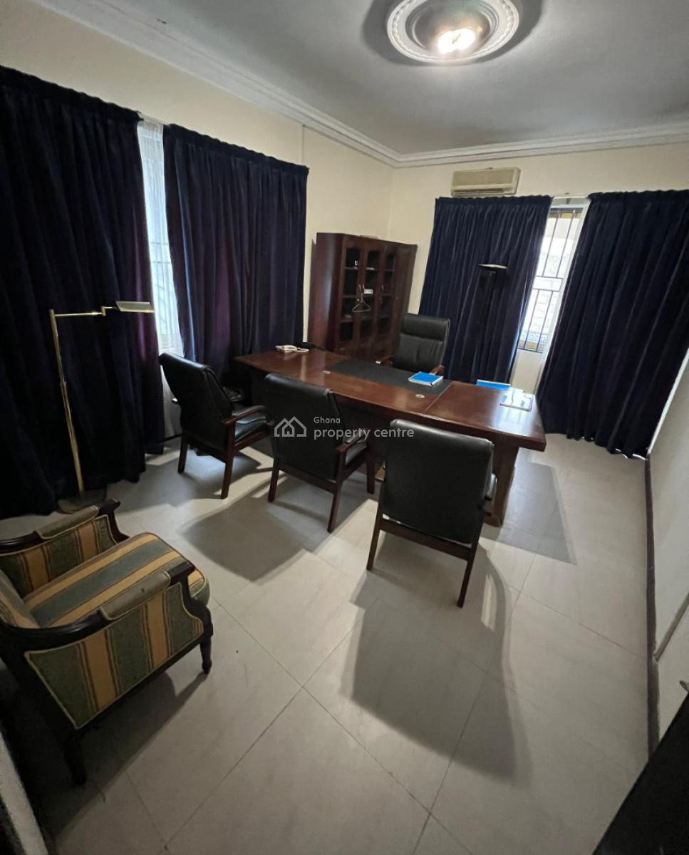 7 Bedrooms House with 1 Room Boys Quarter, Mccarthy Hill, Ga South Municipal, Accra, House for Sale